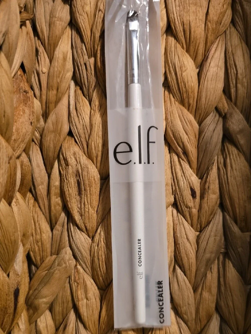 NWT ELF White Handled Brush Concealer Detail Brush